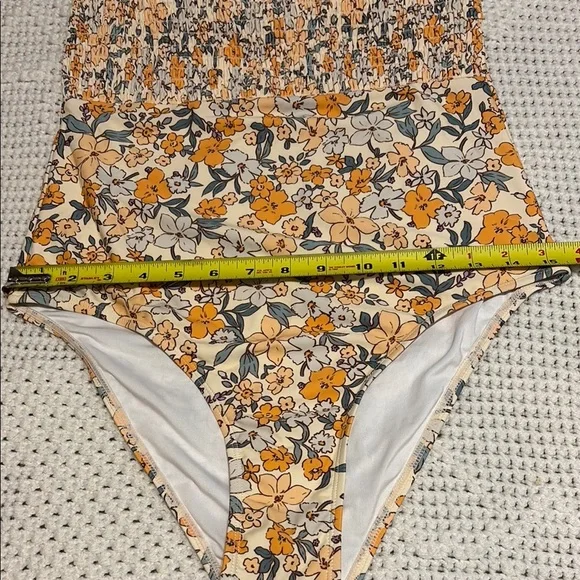 Cupshe Elodie Ditsy Floral Smocked Frill One Piece Swimsuit - Picture 11 of 13